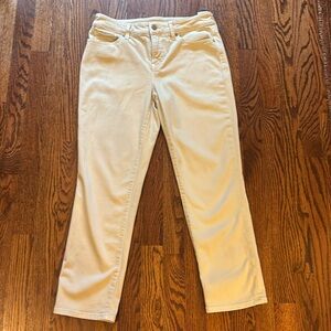 Chico’s light yellow ’So Slimming’ girlfriend slim crop jeans, size 4